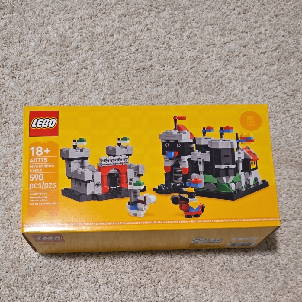 Lego Mini Knights Castle Set - Picture 1 of 3